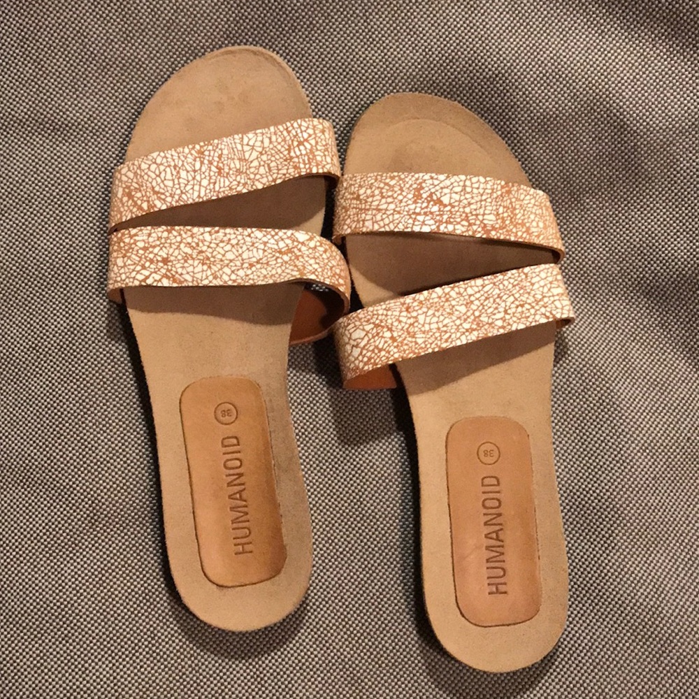 Humanoid sandals size 38